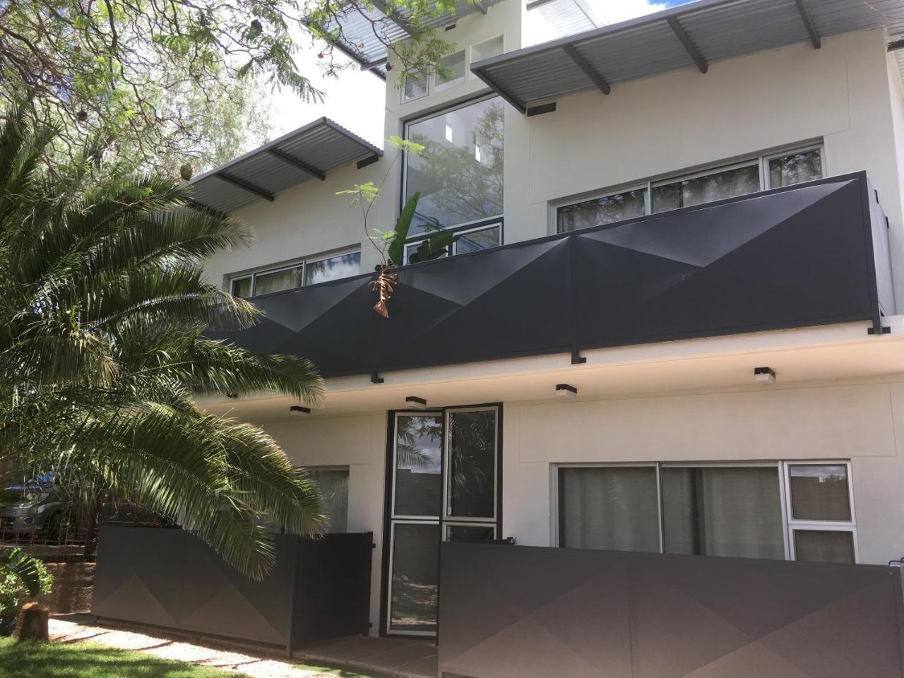 Suiderhof Self-Catering Hotel Windhoek Exterior photo