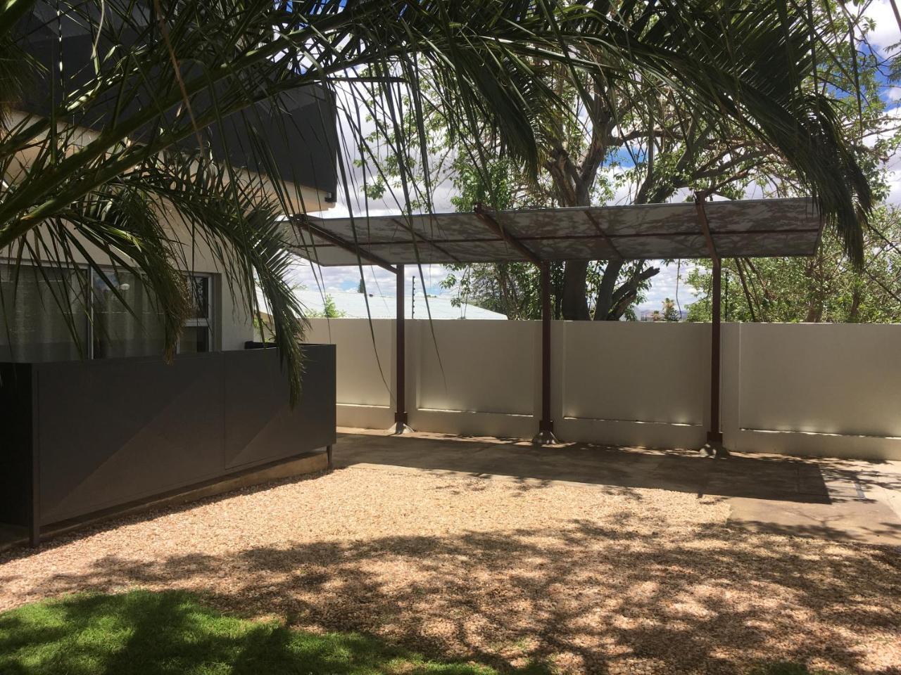 Suiderhof Self-Catering Hotel Windhoek Exterior photo
