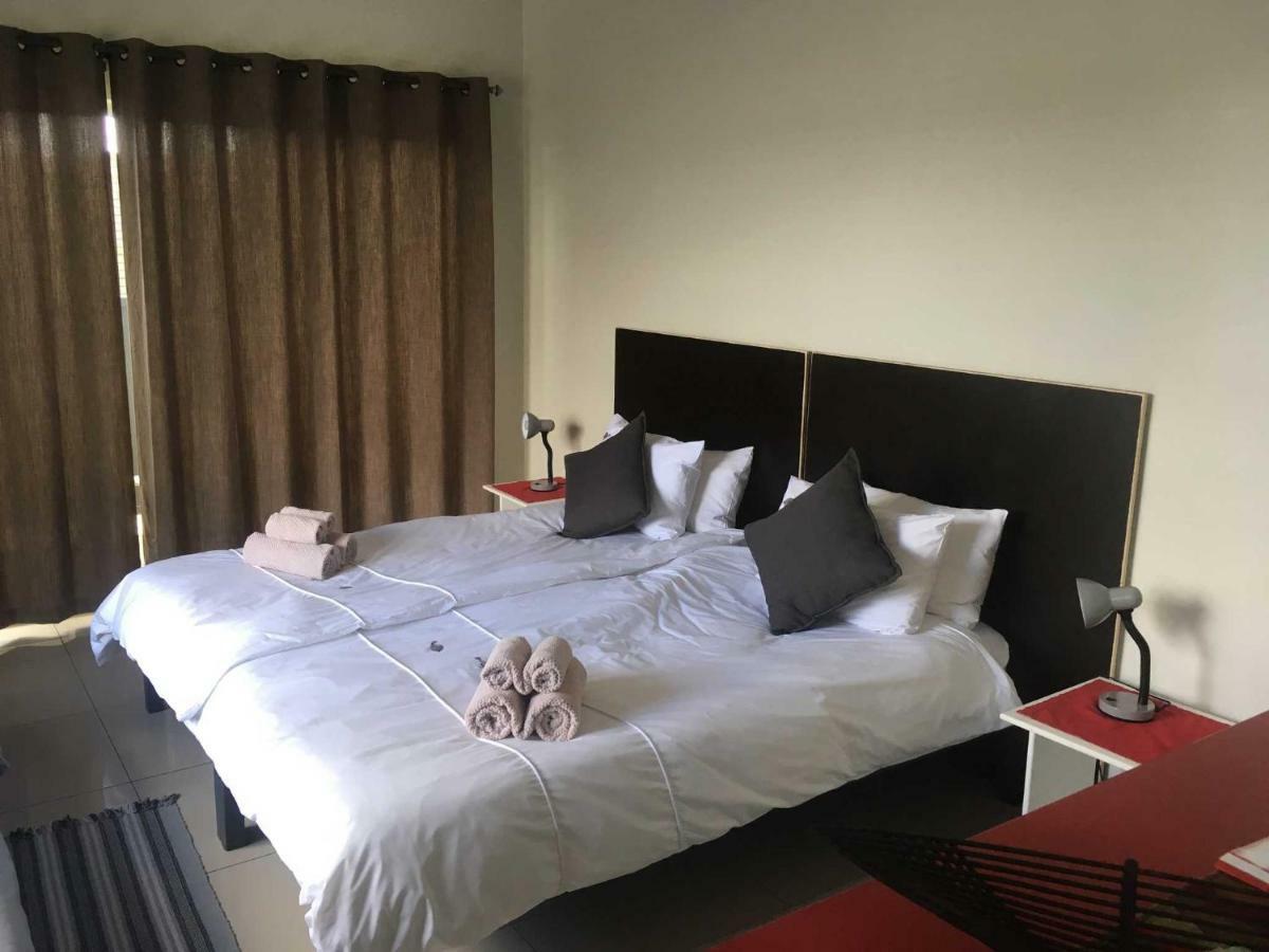 Suiderhof Self-Catering Hotel Windhoek Exterior photo