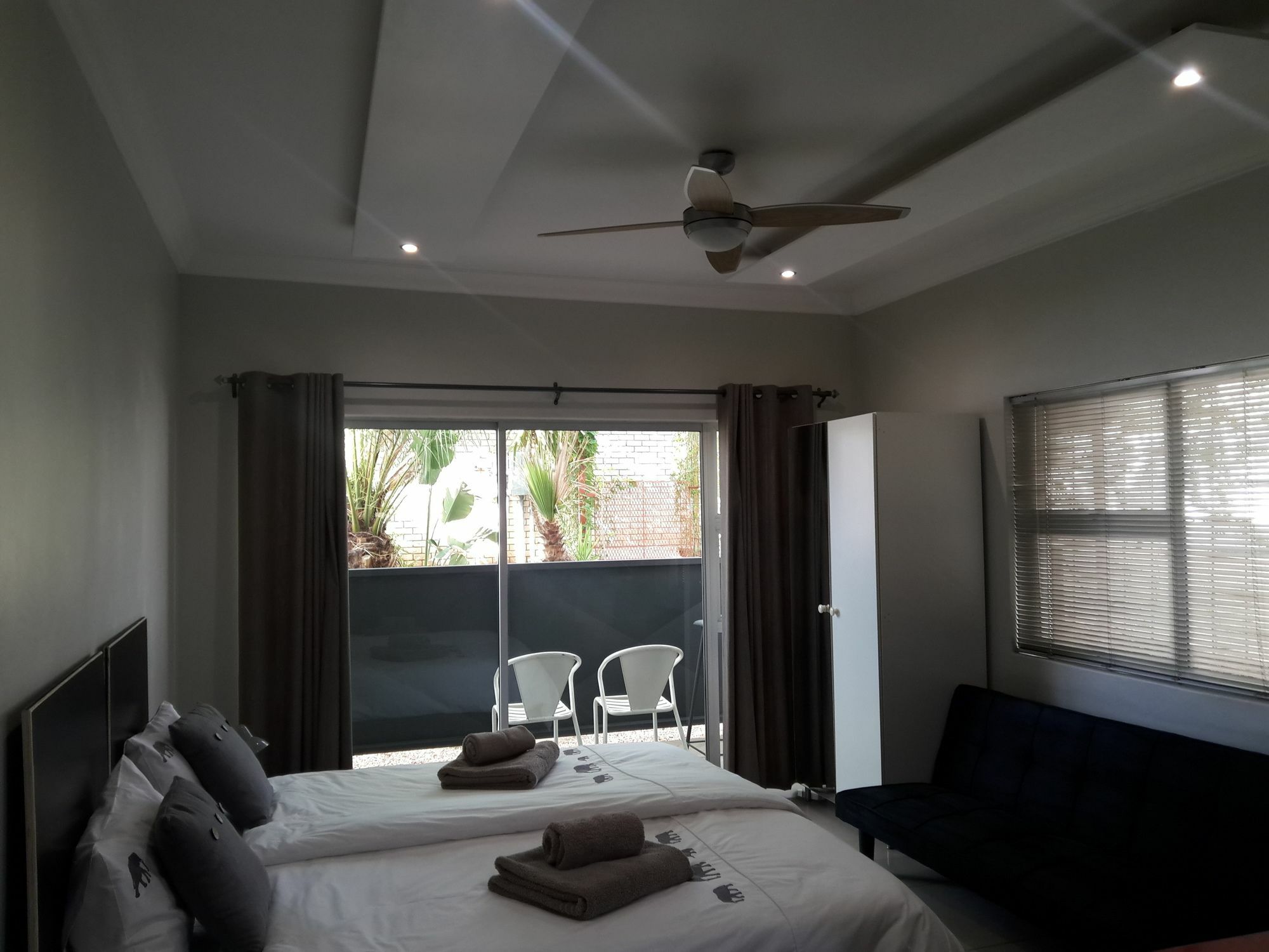 Suiderhof Self-Catering Hotel Windhoek Exterior photo